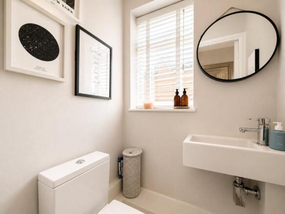 4 bed Detached for sale Image 7