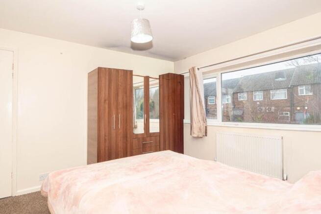 3 bed Semi-Detached for sale Image 8