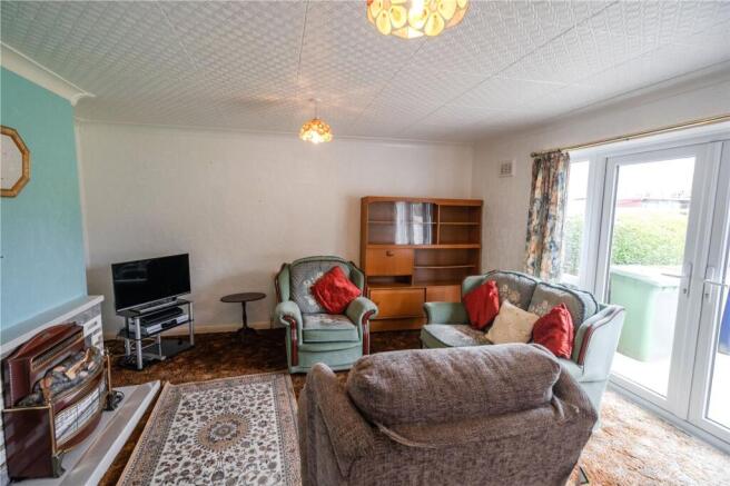 Living Room (2)