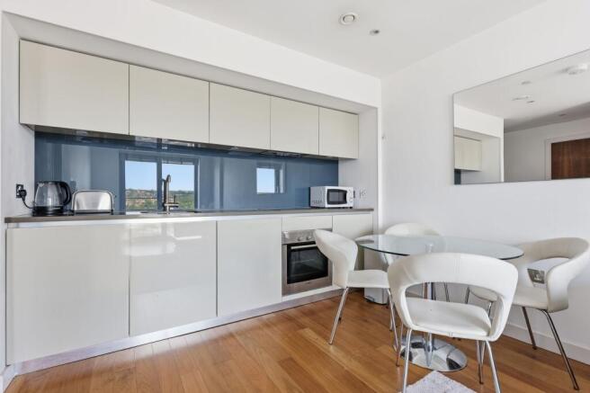 1 bed Apartment to rent Image 9