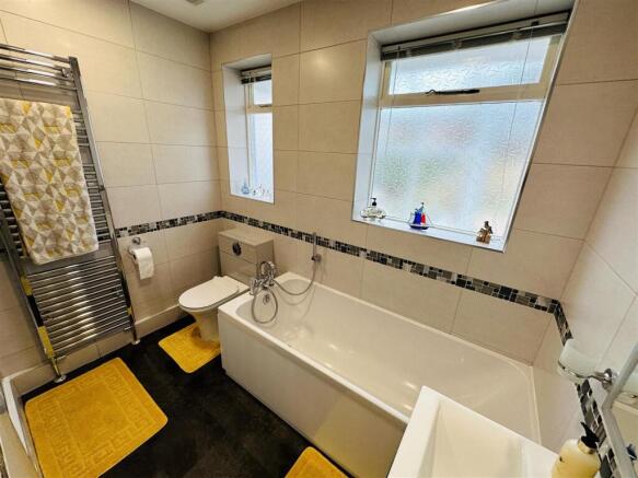 Bathroom.jpg