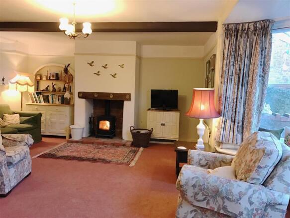 SITTING ROOM 1.jpg
