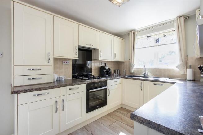 Kitchen2.jpg