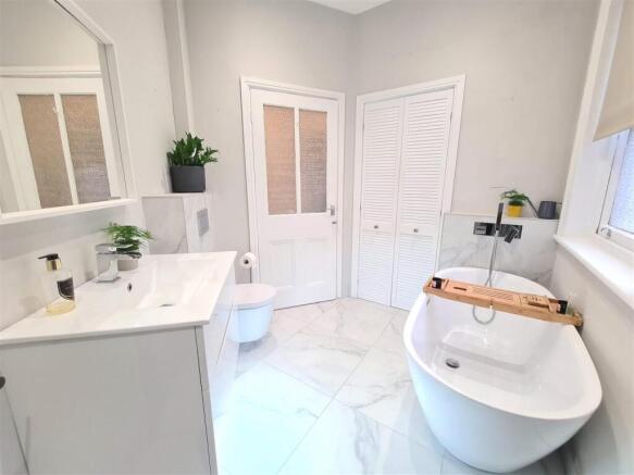 2 bed Apartment for sale Image 9