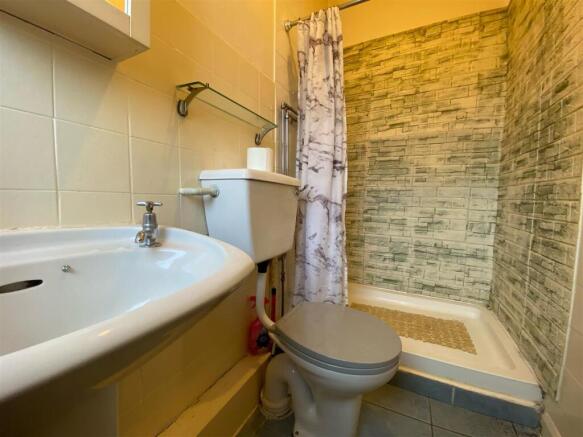 3 bed Terraced to rent Image 4