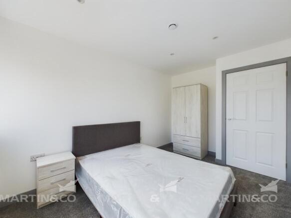 1 bed Apartment to rent Image 5
