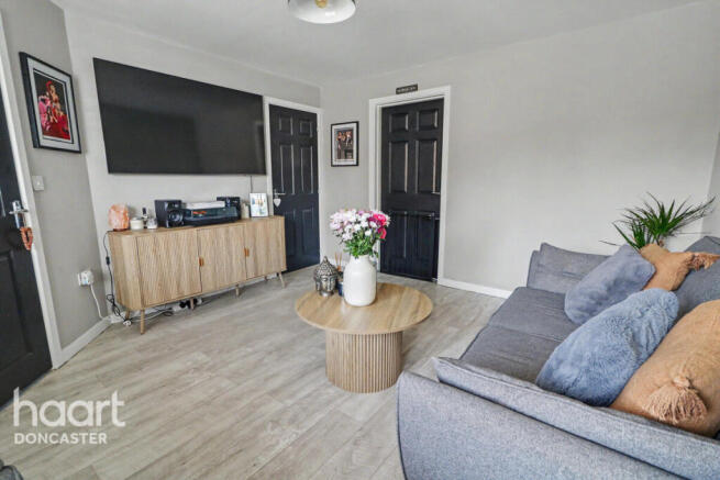 3 bed Semi-Detached for sale Image 7