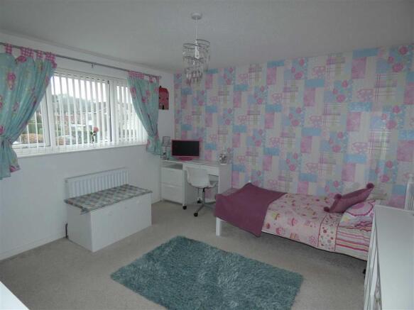 BEDROOM 2