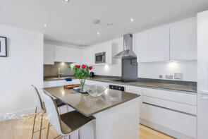 96, 20 Jubilee Court, Victoria Parade, London SE10 9FJ