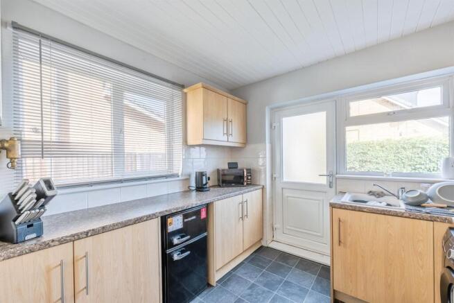 3 bed Semi-Detached for sale Image 7