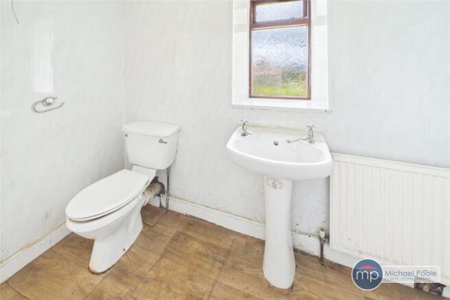 4 bed Detached for sale Image 10