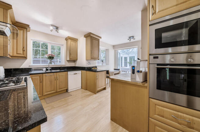 1365652-20-68ee77...