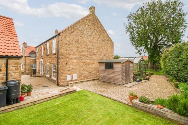 House , drive and side access