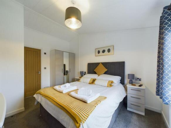 2 bed Park Home for sale Image 6