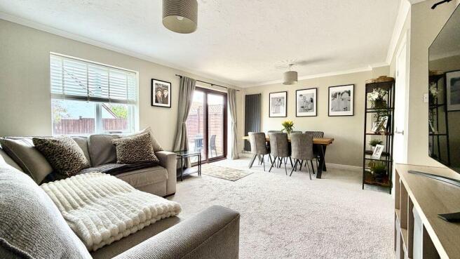 Sitting/Dining Area
