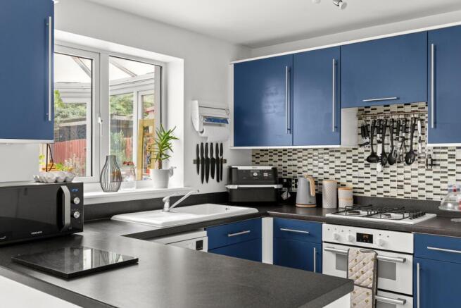 4 bed Detached for sale Image 6