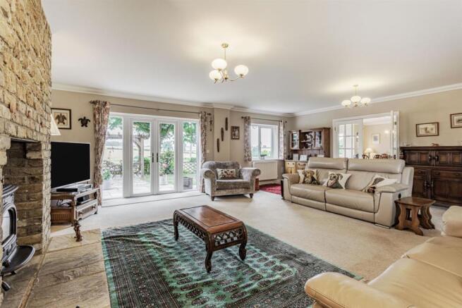 8517218-interior20.jpg