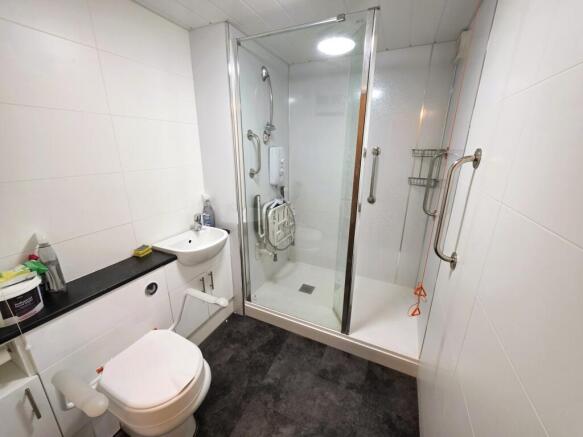 1 bed Flat for sale Image 8