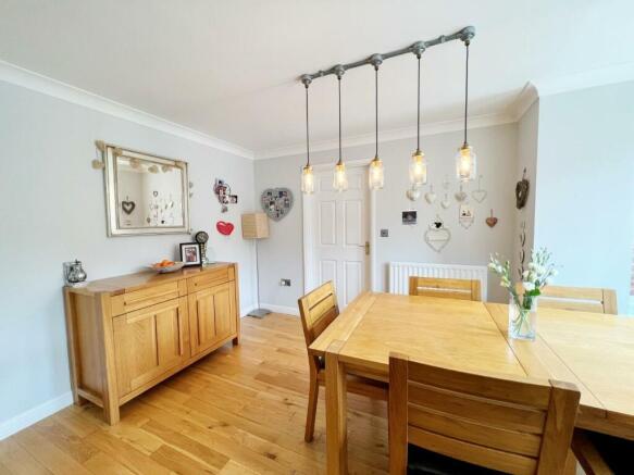 Kitchen Diner pic 9.jpg