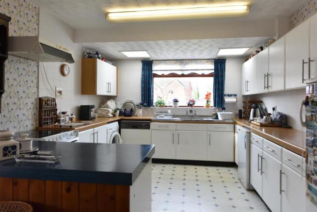 KITCHEN/DINER
