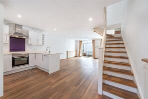 2, Ainger Mews, London NW3 3AZ