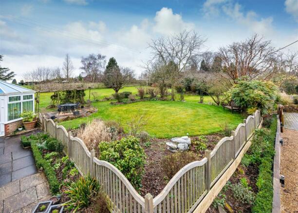 Heathmount-gdn1.jpg