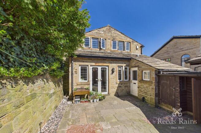 2 bed Detached for sale Image 8