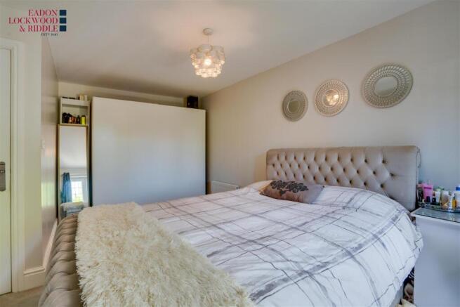 4 bed Terraced for sale Image 12