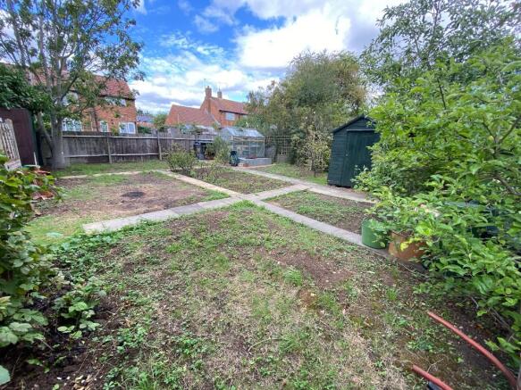 REAR/SIDE GARDEN (C)