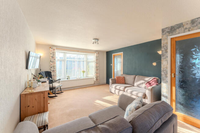 1 Forest Road  (3 of 21)