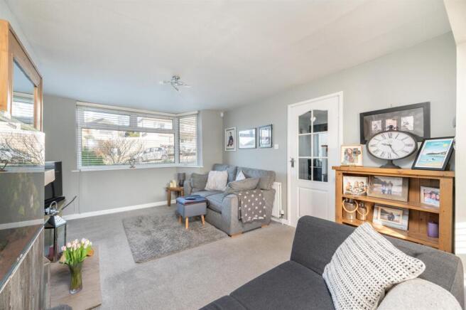 3 bed Semi-Detached for sale Image 8