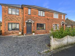 13, Marl Grove, Wigan WN5 7BA