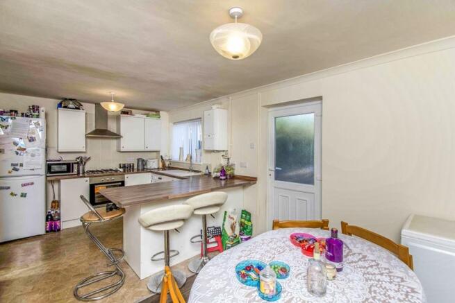 Kitchen / Dining Roo