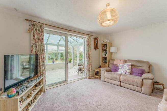 4 bed Detached for sale Image 8
