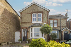 19, Chart Lane, Reigate RH2 7BW