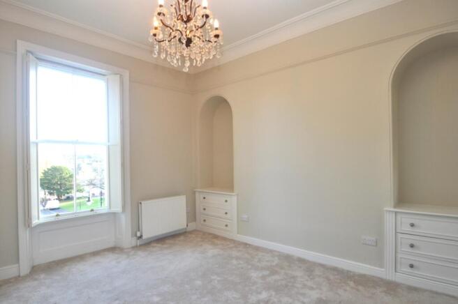 5 bed Terraced to rent Image 8