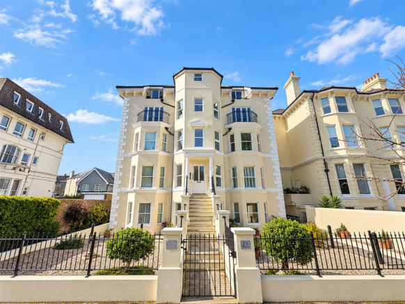 yew tree court.png