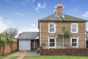8, Woodbine Cottages, The Common, Guildford GU4 8JF