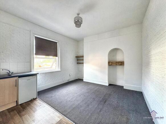 ONE BEDROOM FLAT BRIDGE ROAD