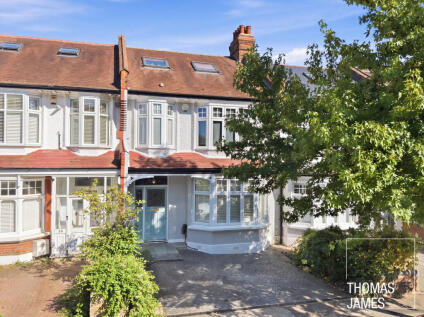 Caversham Avenue, London, N13