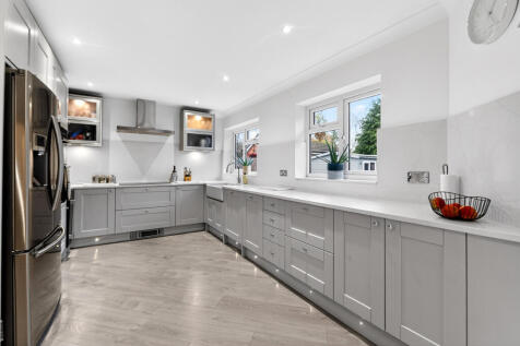 Fen Lane, Upminster, RM14