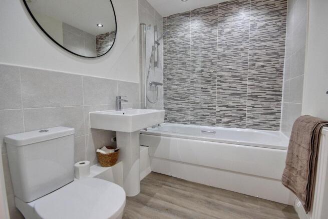 3 bed Semi-Detached for sale Image 10
