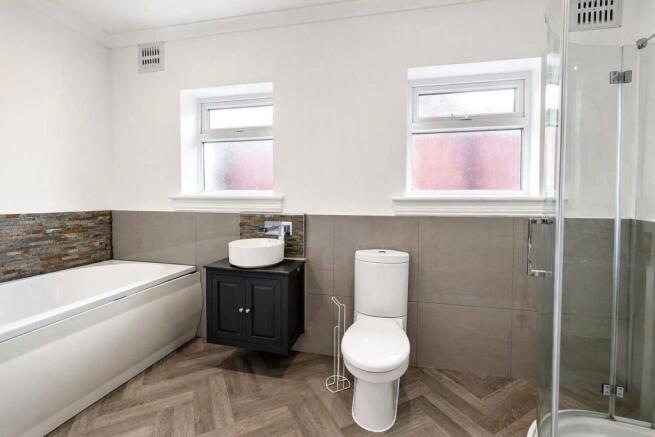 2 bed Terraced to rent Image 6