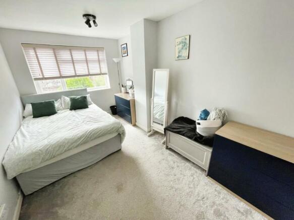 fc3b27b4-Bedroom 202.jpg