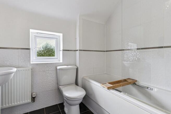 Top Birches, St Neots, PE19 photo 5