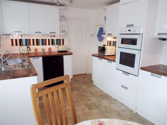 KITCHEN: