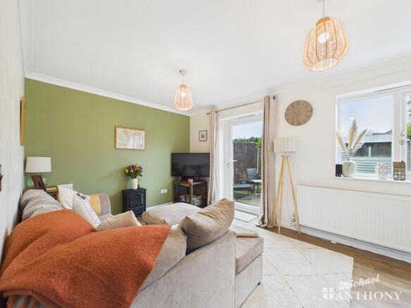 CAM02773G0-PR0405-STILL008