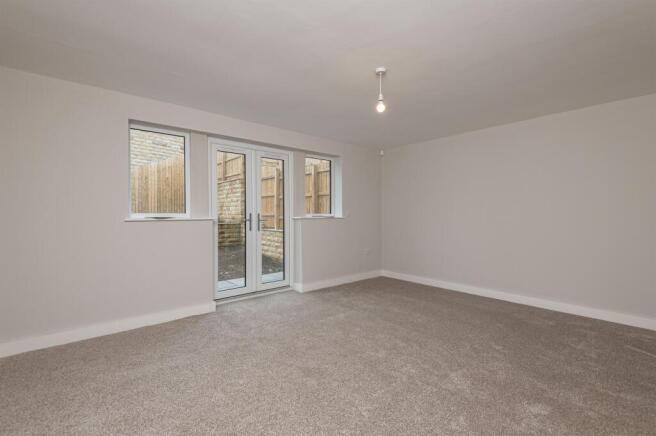 3 bed Town House for sale Image 6