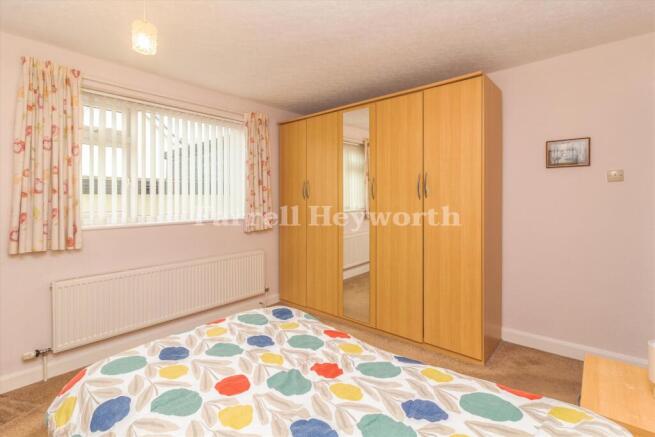 Bedroom 3 image 2