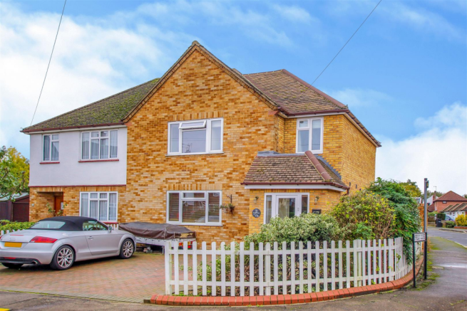 2 Fyfield Close 1.png